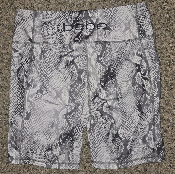 Bebe Sport Snake Print Biker Shorts Size Large - Picture 3 of 3